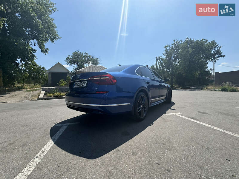 Седан Volkswagen Passat 2016 в Кропивницком