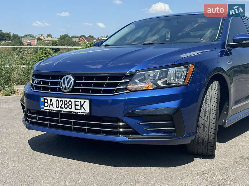 Седан Volkswagen Passat 2016 в Кропивницком