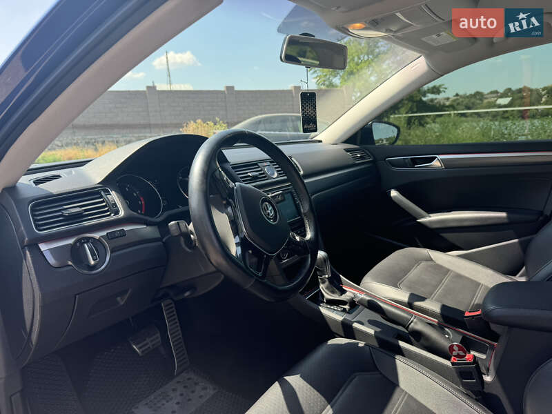 Седан Volkswagen Passat 2016 в Кропивницком