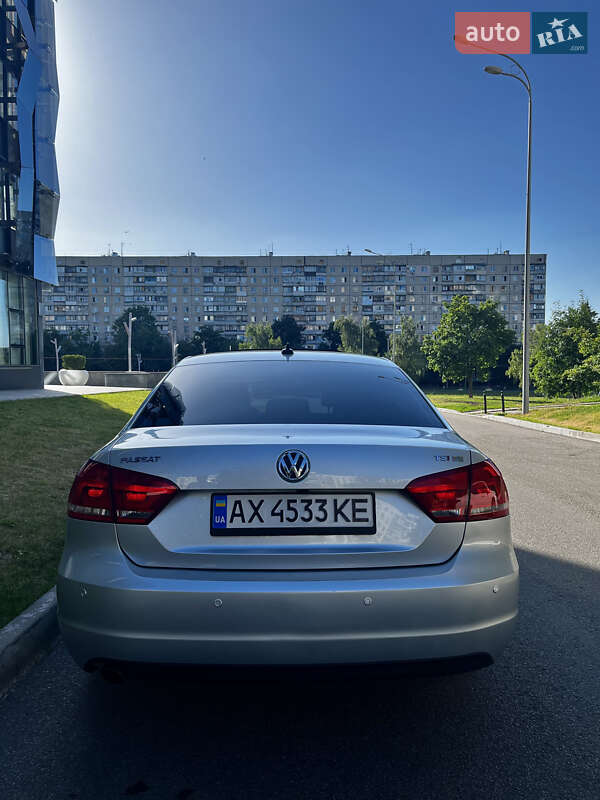 Седан Volkswagen Passat 2013 в Харькове