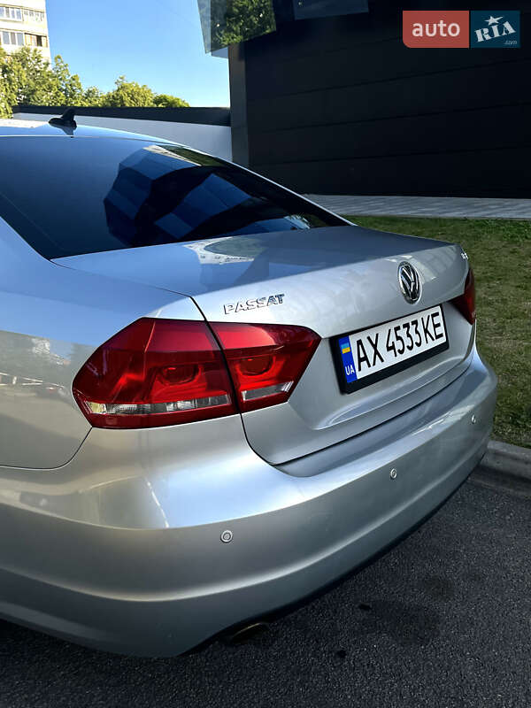 Седан Volkswagen Passat 2013 в Харькове