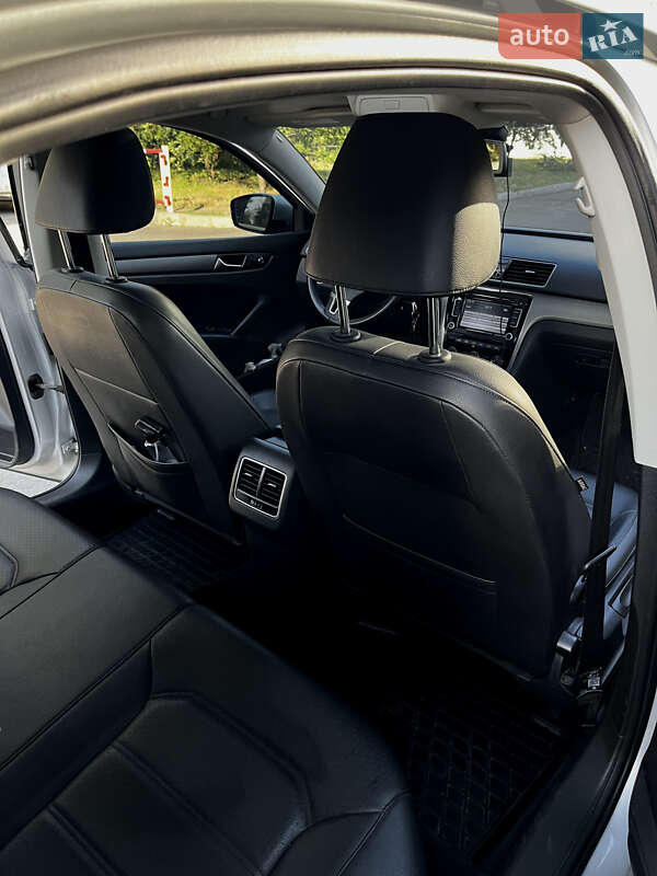 Седан Volkswagen Passat 2013 в Харькове