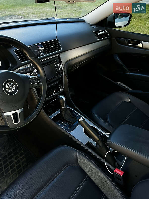 Седан Volkswagen Passat 2013 в Харькове
