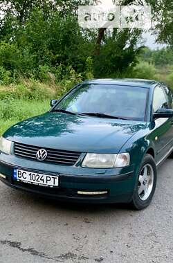 Седан Volkswagen Passat 1999 в Львове