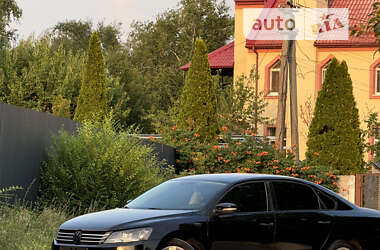 Седан Volkswagen Passat 2013 в Днепре