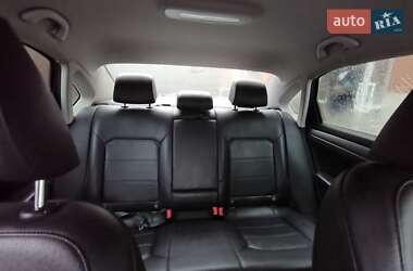 Седан Volkswagen Passat 2013 в 