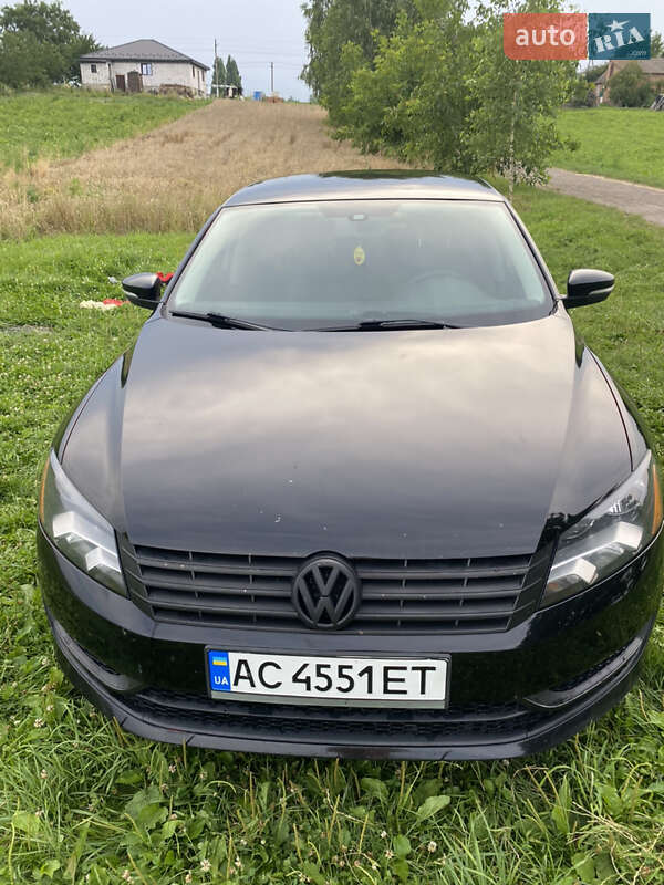 Седан Volkswagen Passat 2015 в Луцке