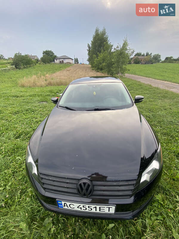 Седан Volkswagen Passat 2015 в Луцке