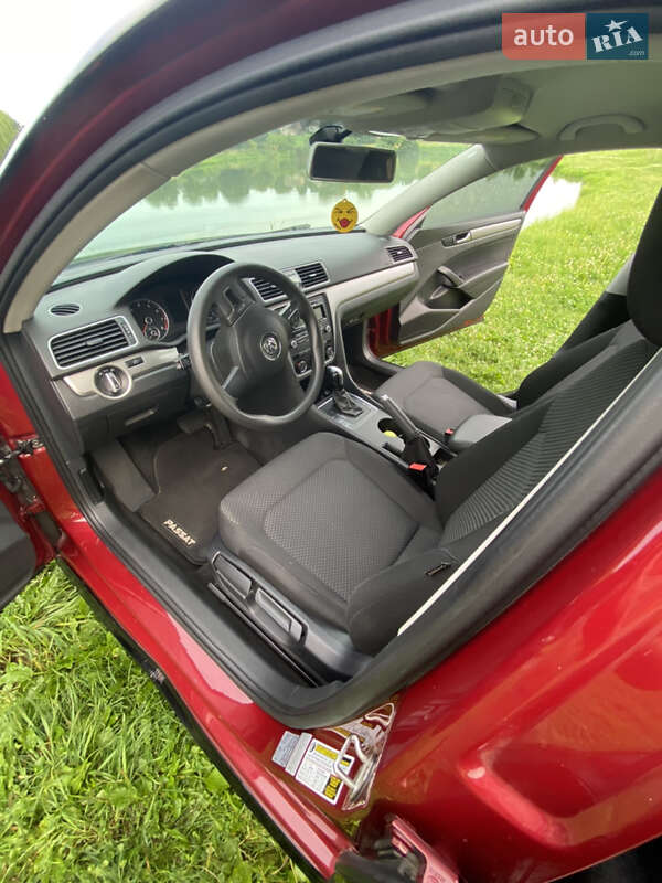 Седан Volkswagen Passat 2015 в Луцке