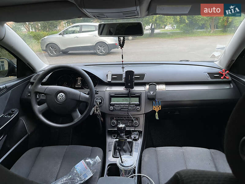 Седан Volkswagen Passat 2010 в Староконстантинове