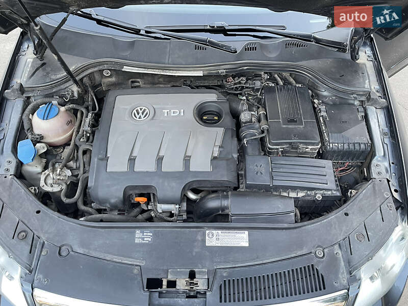 Седан Volkswagen Passat 2010 в Староконстантинове