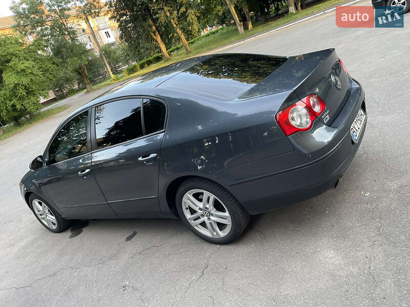 Седан Volkswagen Passat 2010 в Староконстантинове