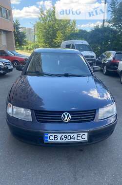 Седан Volkswagen Passat 1998 в Киеве