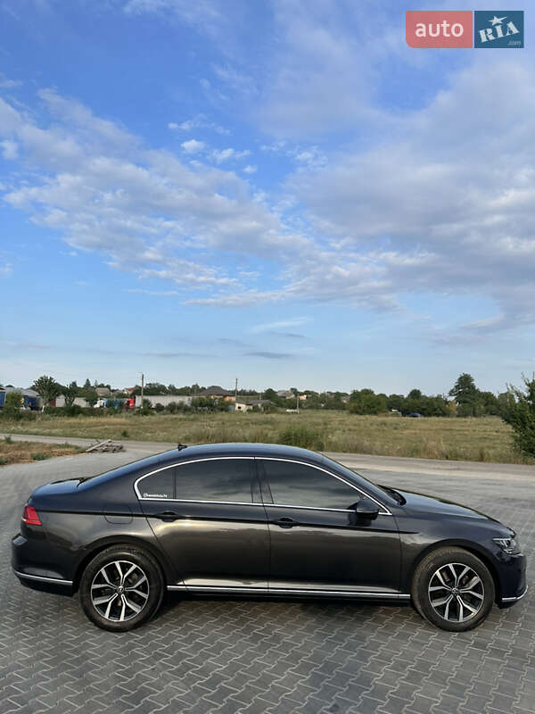 Седан Volkswagen Passat 2020 в Черновцах