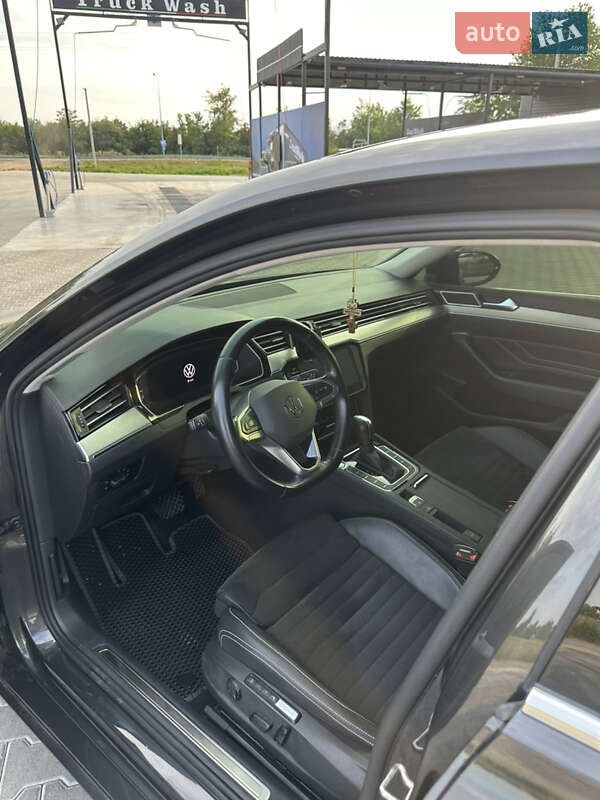 Седан Volkswagen Passat 2020 в Черновцах