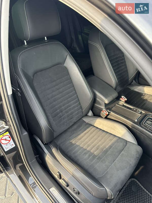 Седан Volkswagen Passat 2020 в Черновцах