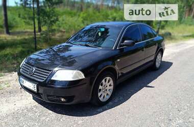 Седан Volkswagen Passat 2001 в Сарнах