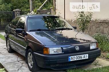 Седан Volkswagen Passat 1989 в Виноградове