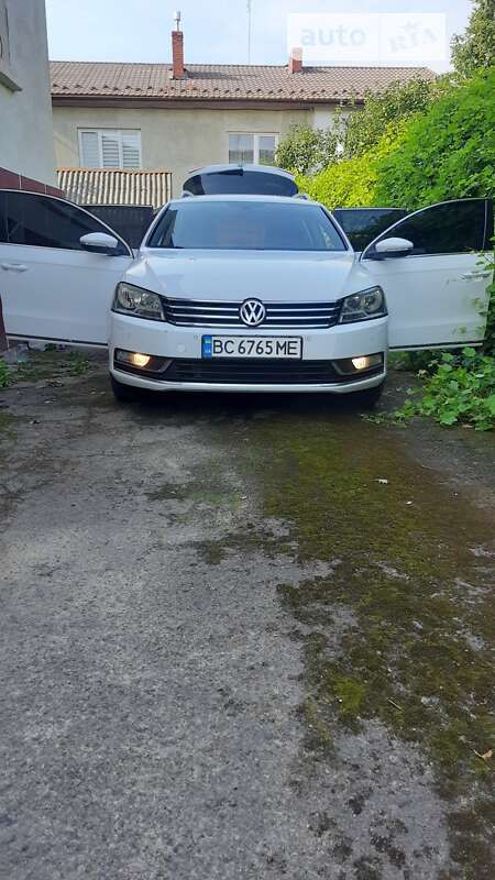 Универсал Volkswagen Passat 2011 в Львове