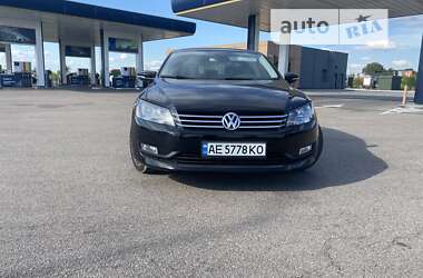 Седан Volkswagen Passat 2011 в Днепре