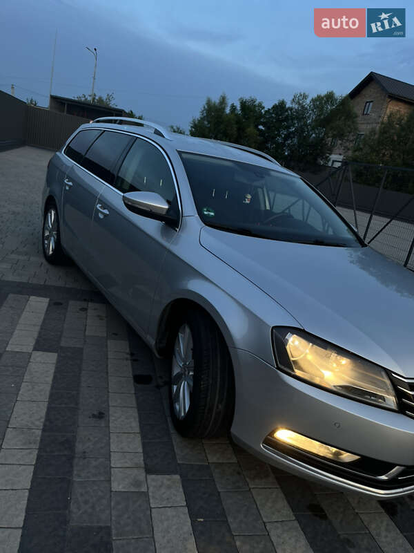 Універсал Volkswagen Passat 2013 в Львові