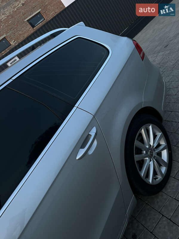 Універсал Volkswagen Passat 2013 в Львові