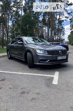 Седан Volkswagen Passat 2016 в Киеве