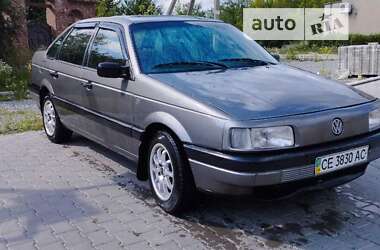 Седан Volkswagen Passat 1990 в Хотине