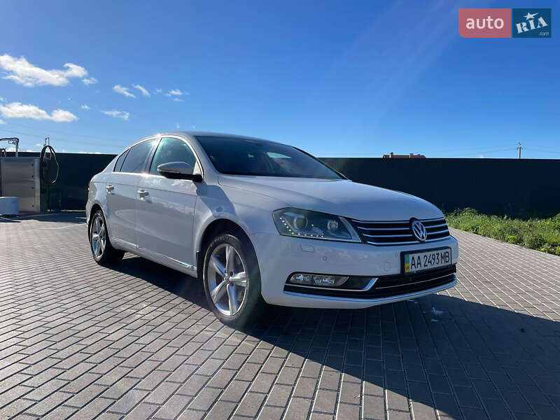 Седан Volkswagen Passat 2012 в 
