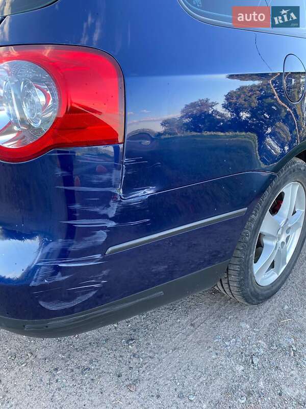 Універсал Volkswagen Passat 2006 в Ромнах