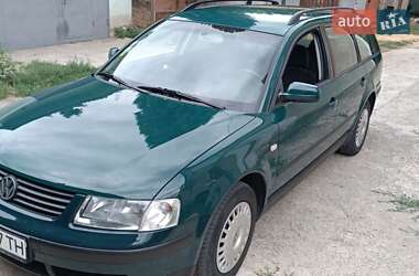 Універсал Volkswagen Passat 2000 в 