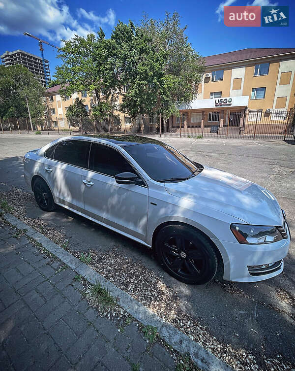 Седан Volkswagen Passat 2014 в Киеве