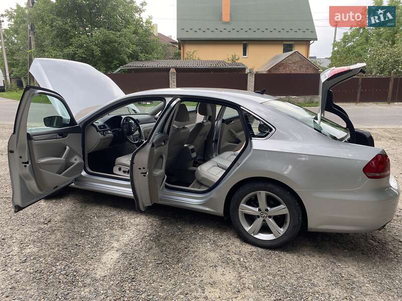 Седан Volkswagen Passat 2015 в Львове