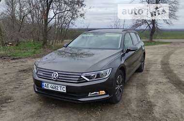 Универсал Volkswagen Passat 2017 в Днепре