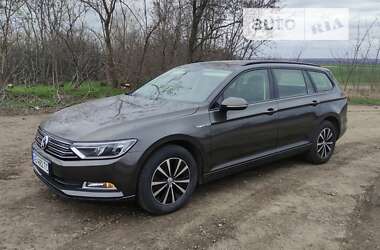 Універсал Volkswagen Passat 2017 в Покровському