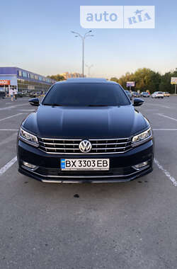 Седан Volkswagen Passat 2017 в Хмельницькому