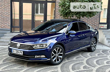 Седан Volkswagen Passat 2018 в Киеве