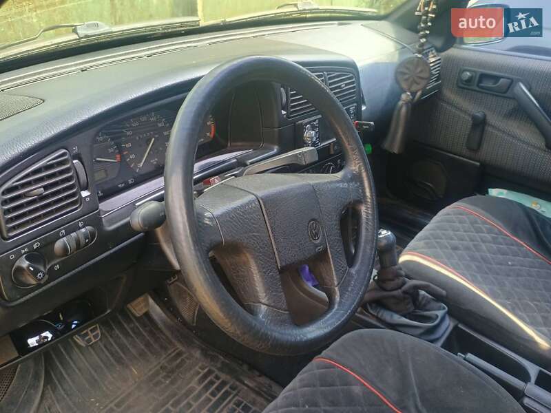 Седан Volkswagen Passat 1993 в Бурыни фото 5 Седан Volkswagen Passat 1993 в Бурыни