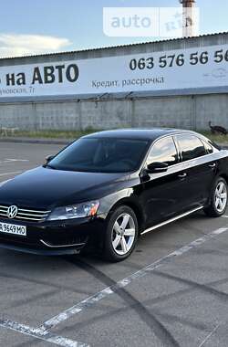 Седан Volkswagen Passat 2013 в Києві