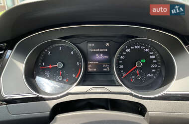 Седан Volkswagen Passat 2016 в 