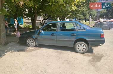 Седан Volkswagen Passat 1988 в Харькове