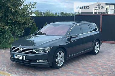 Универсал Volkswagen Passat 2016 в Киеве