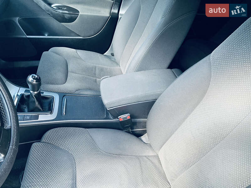 Седан Volkswagen Passat 2005 в Кропивницком фото 19 Седан Volkswagen Passat 2005 в Кропивницком