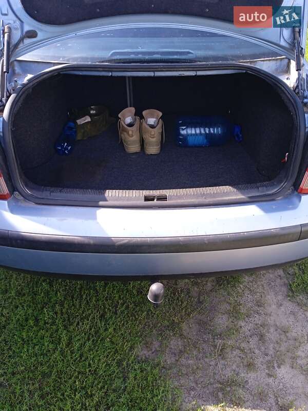 Седан Volkswagen Passat 1999 в Дубно