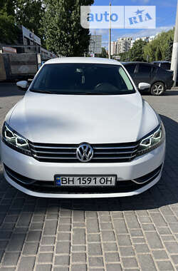 Седан Volkswagen Passat 2012 в Одессе