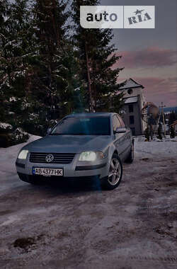 Седан Volkswagen Passat 2002 в Киеве