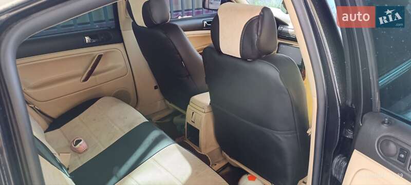 Седан Volkswagen Passat 2002 в Ирпене