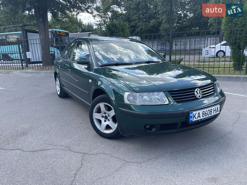 Седан Volkswagen Passat 2000 в Чернігові