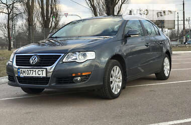 Седан Volkswagen Passat 2009 в Житомирі