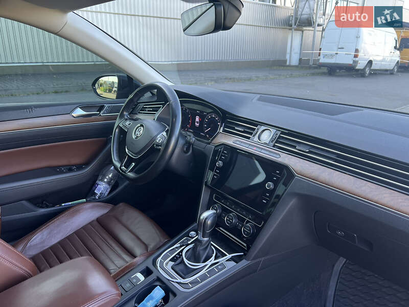 Седан Volkswagen Passat 2018 в Тячеві
